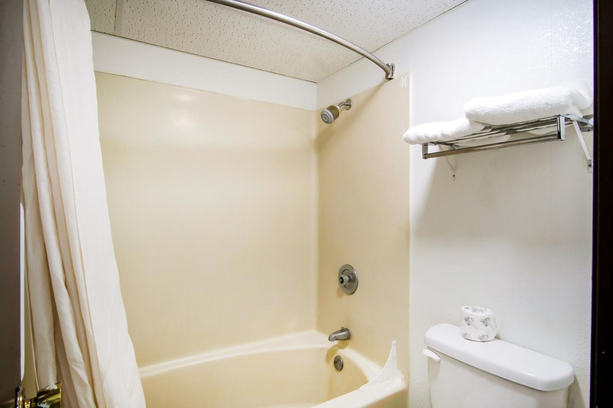 Oyo Hotel Hutchinson West 4Th Ave Ngoại thất bức ảnh