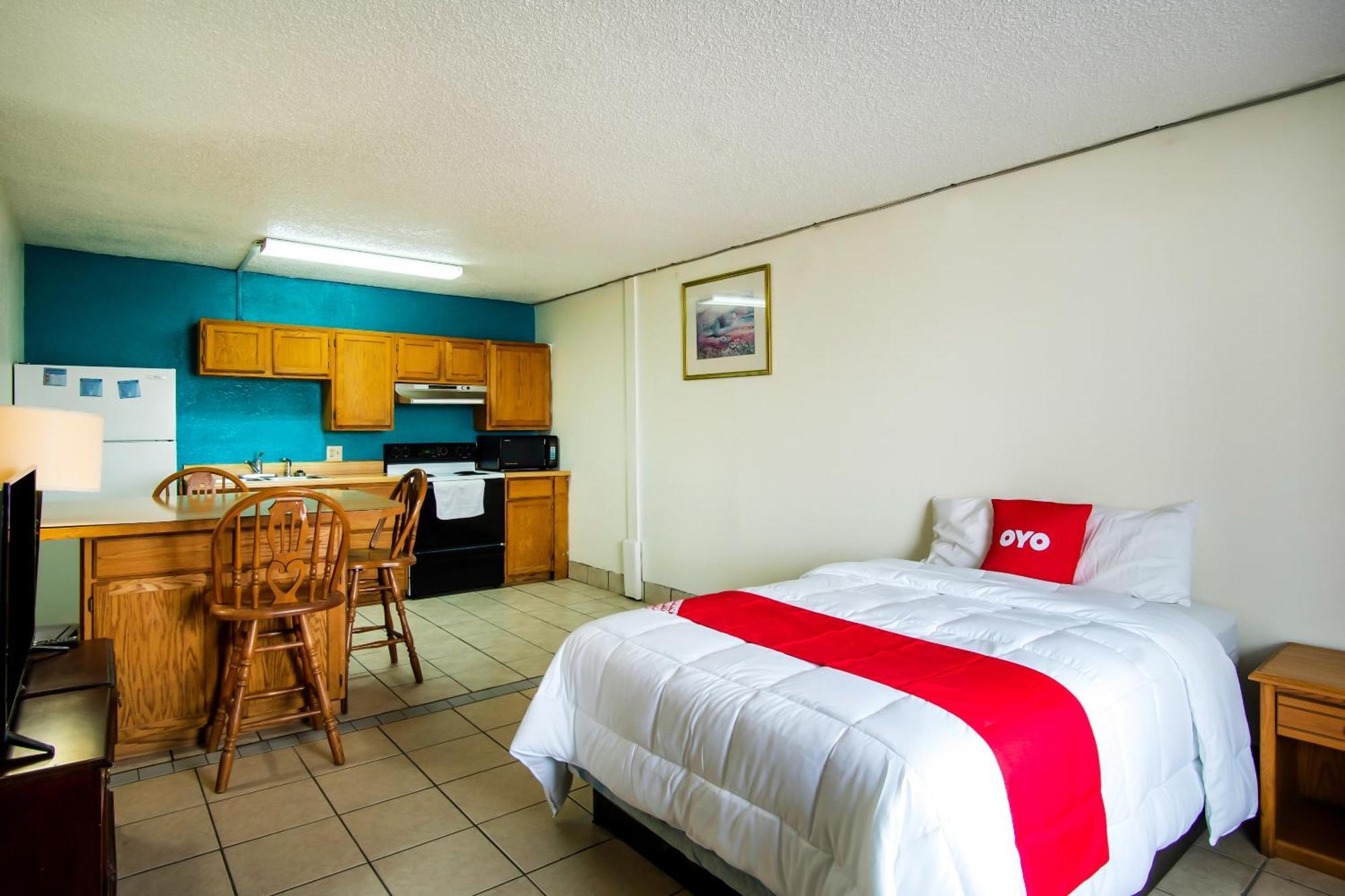 Oyo Hotel Hutchinson West 4Th Ave Ngoại thất bức ảnh