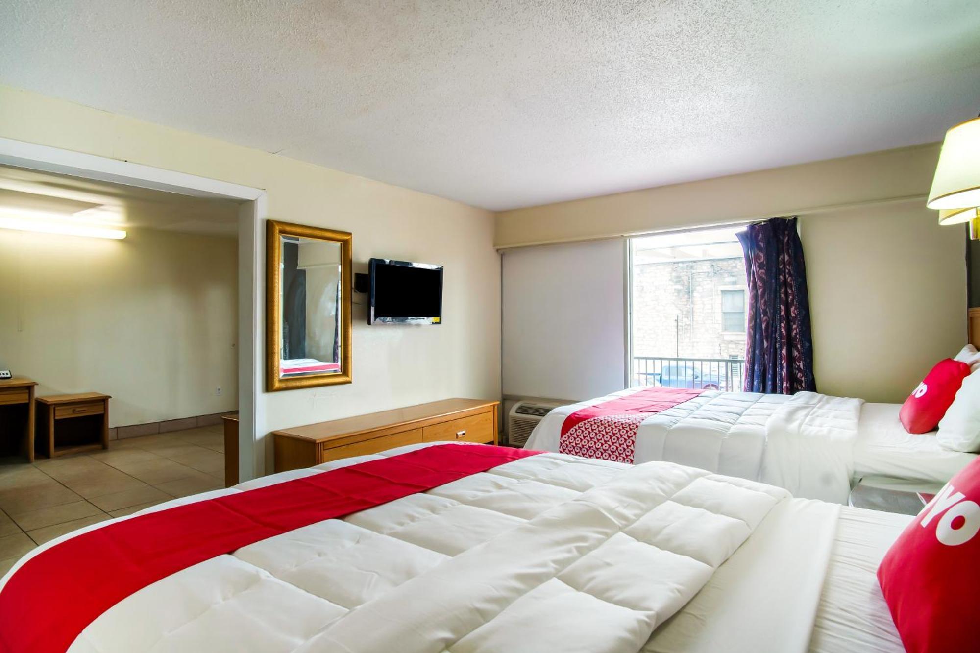Oyo Hotel Hutchinson West 4Th Ave Ngoại thất bức ảnh