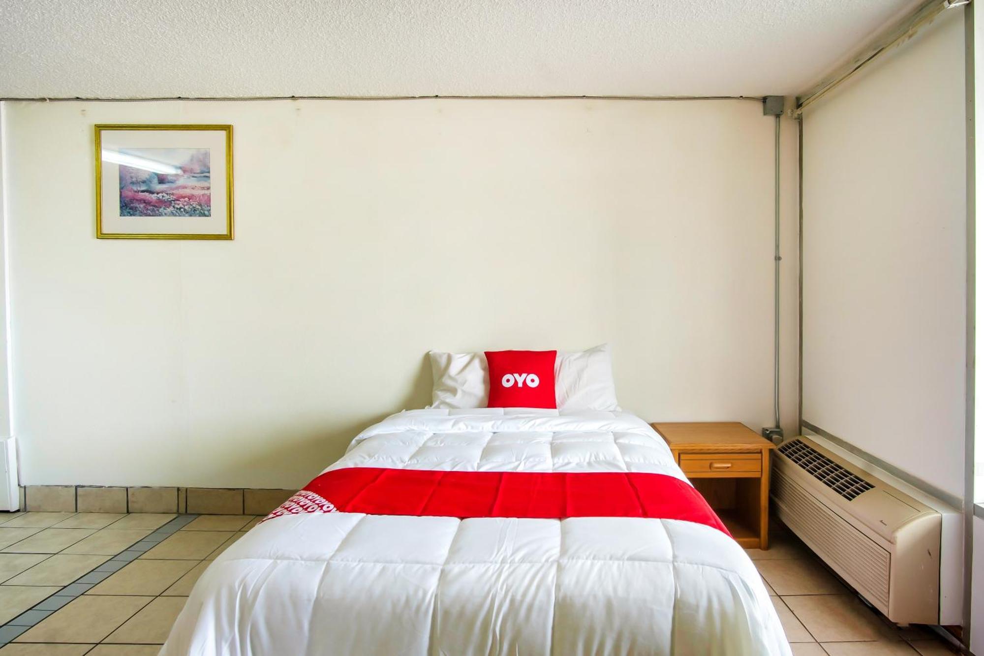 Oyo Hotel Hutchinson West 4Th Ave Ngoại thất bức ảnh