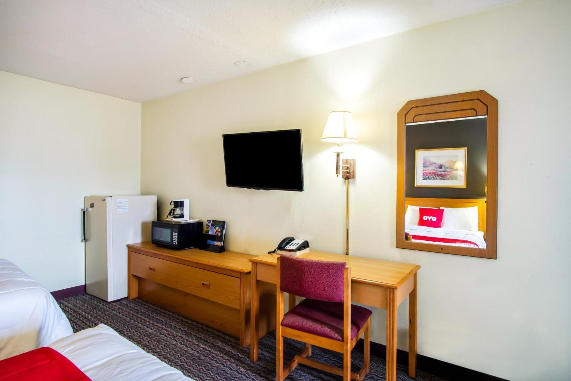 Oyo Hotel Hutchinson West 4Th Ave Ngoại thất bức ảnh