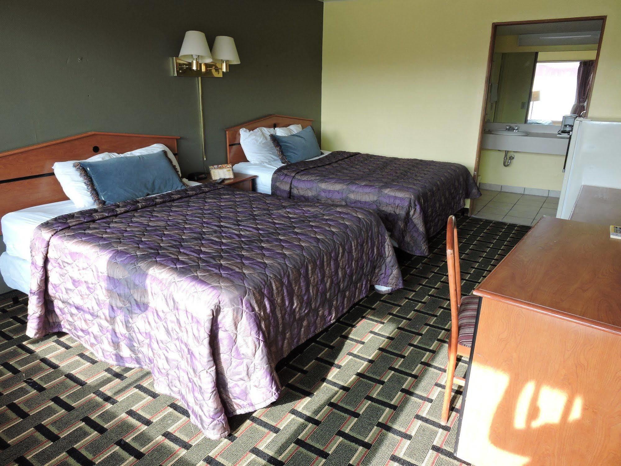 Oyo Hotel Hutchinson West 4Th Ave Ngoại thất bức ảnh