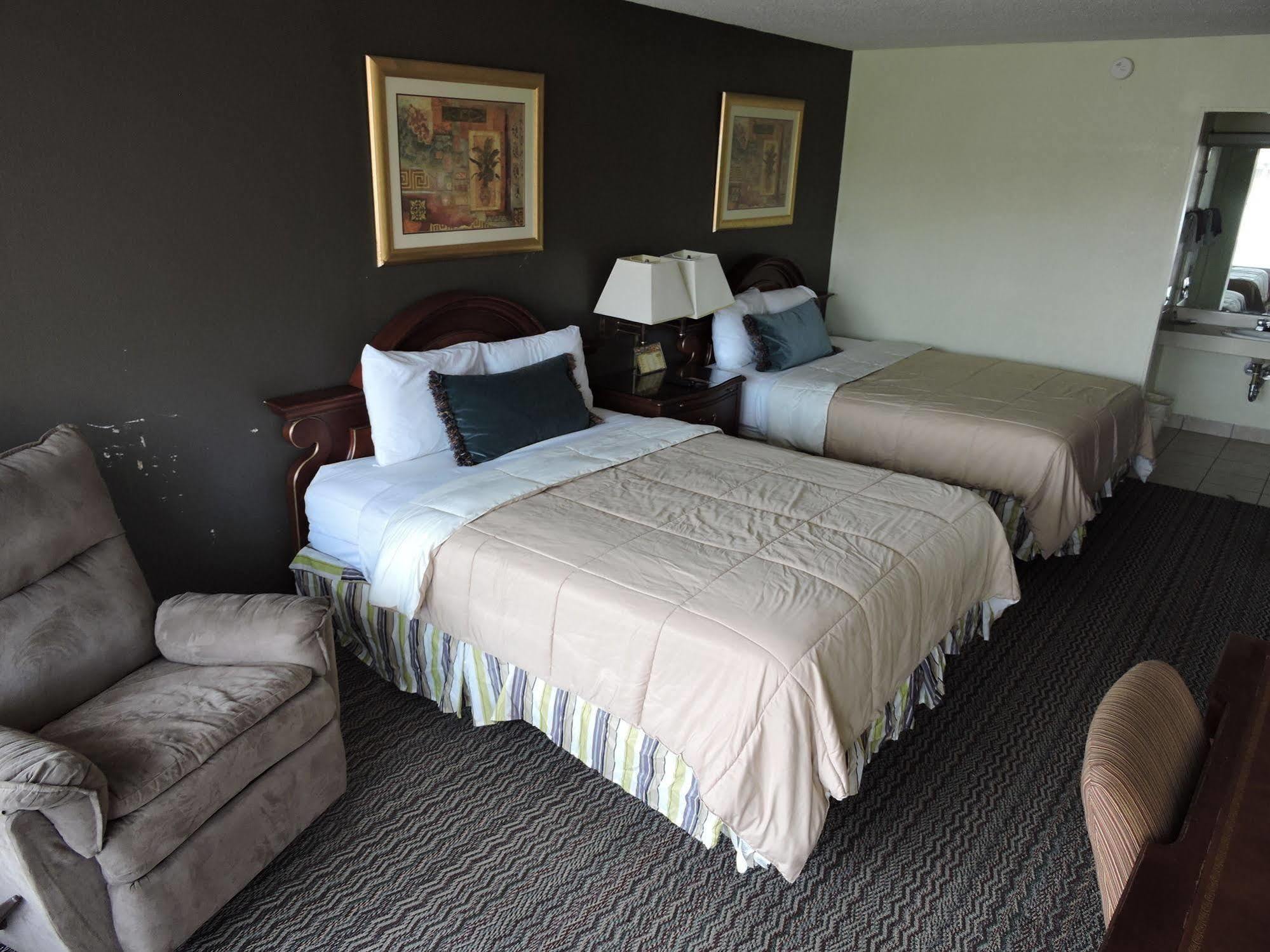 Oyo Hotel Hutchinson West 4Th Ave Ngoại thất bức ảnh